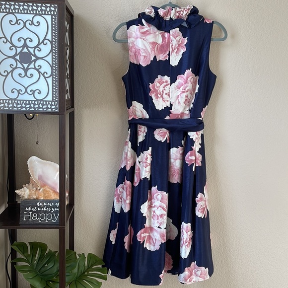 Ruffle Collar Sleeveless Floral Dress Sz 6 - Picture 4 of 6